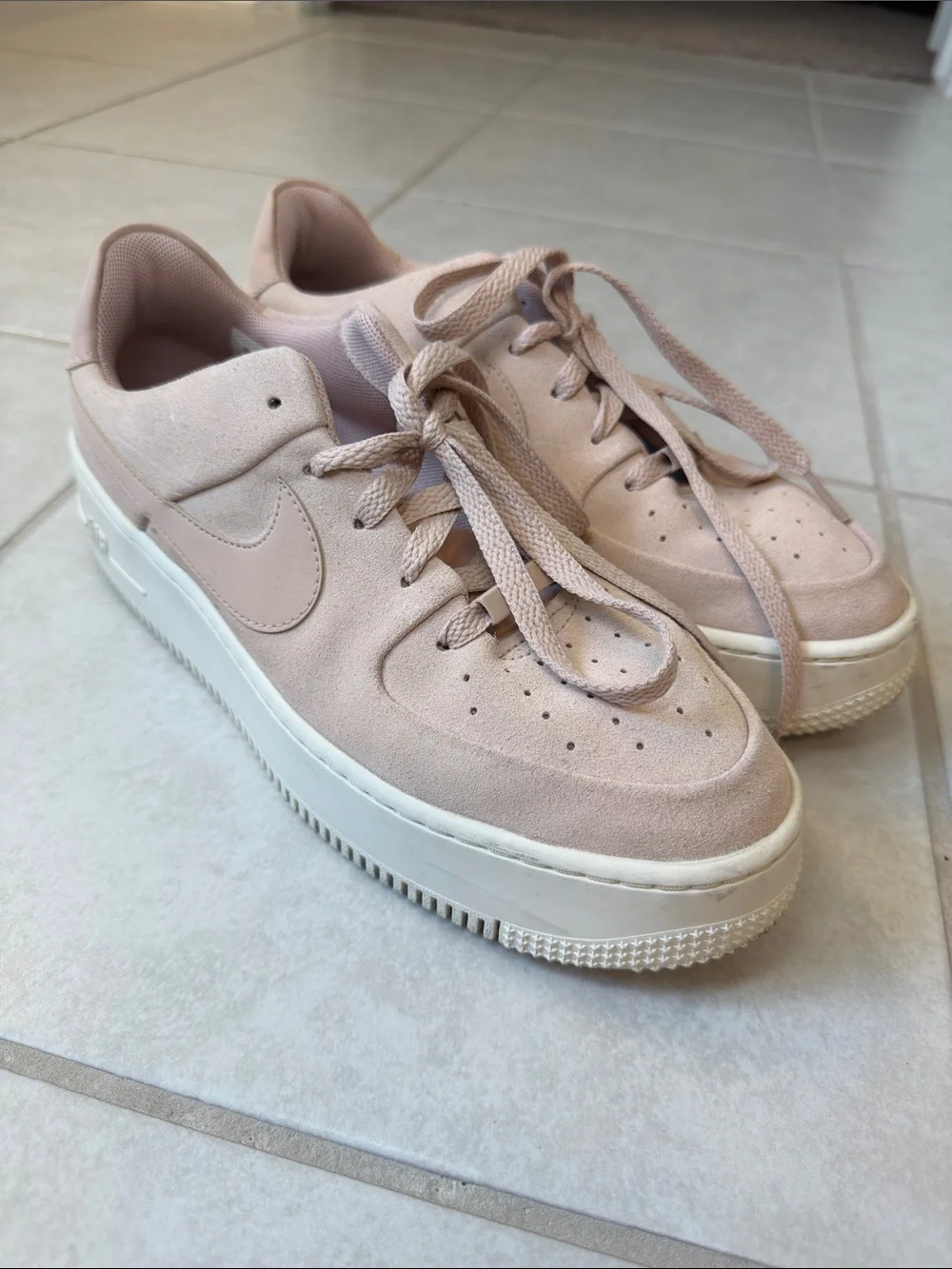 Nike Women’s AF1 Platform